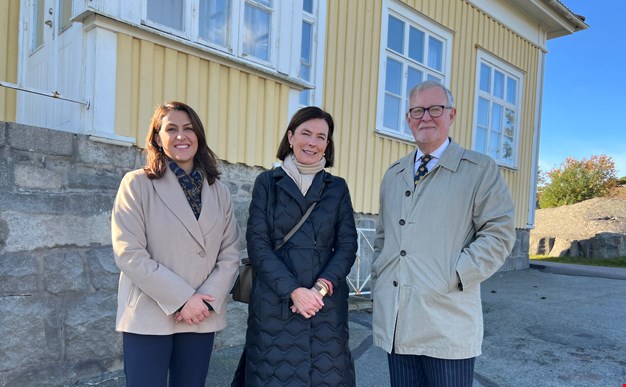 Ågrenskas VD Zozan Sewger Kvist, Statsfru Anna Hamilton  och Styrelseordförande, Stiftelsen Grosshandlare Axel H Ågrens Donationsfond Anders Olauson